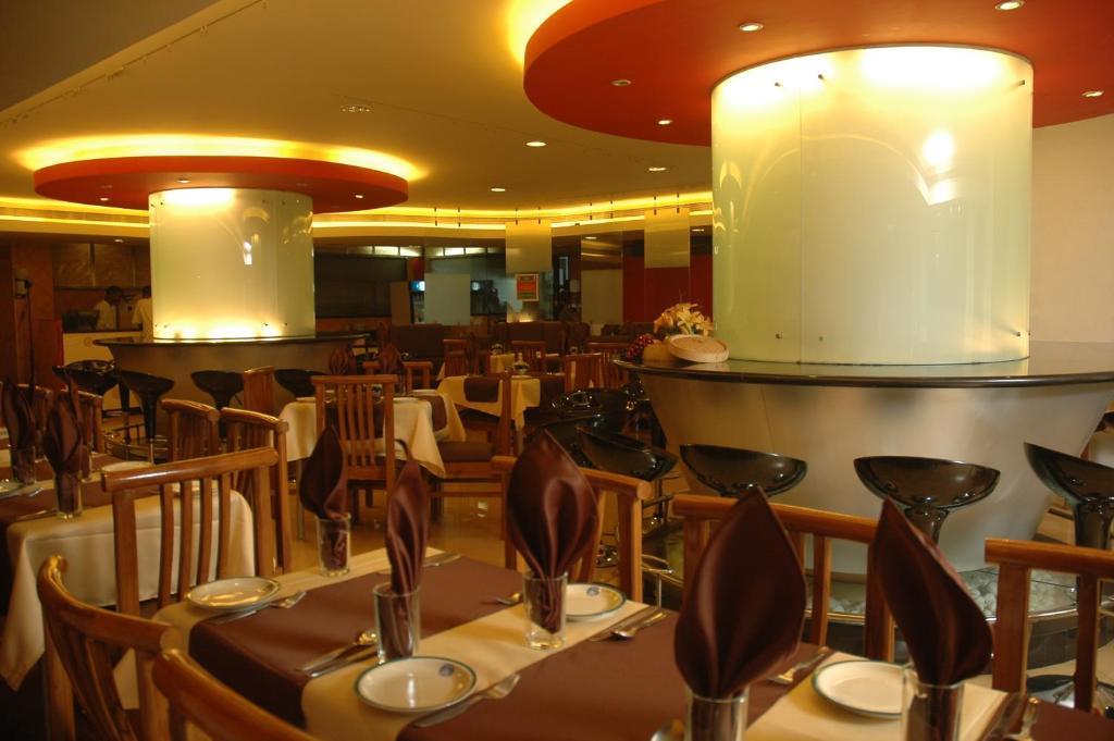Istay Hotels Infantry Road Bangalore Exteriör bild