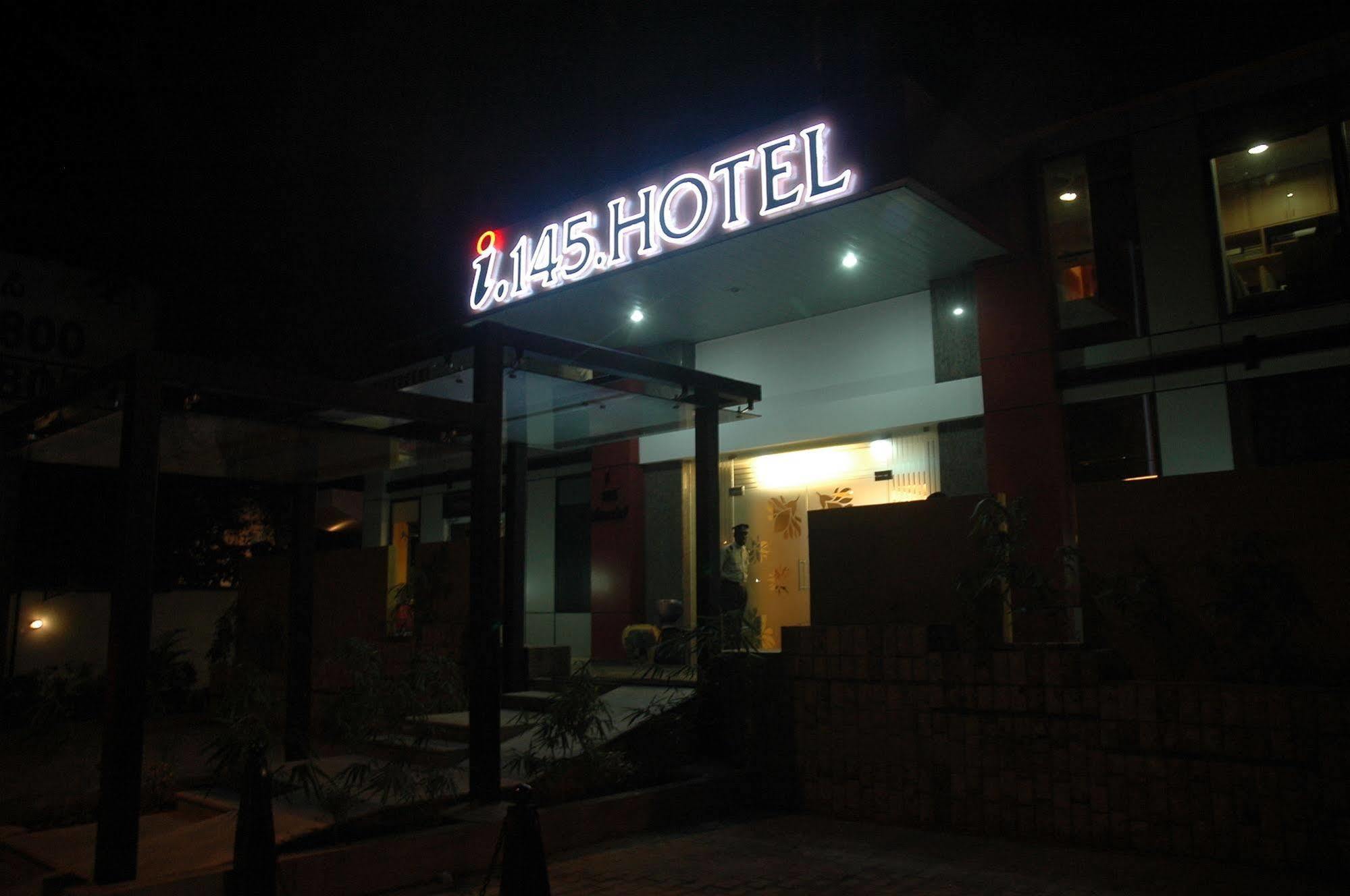 Istay Hotels Infantry Road Bangalore Exteriör bild