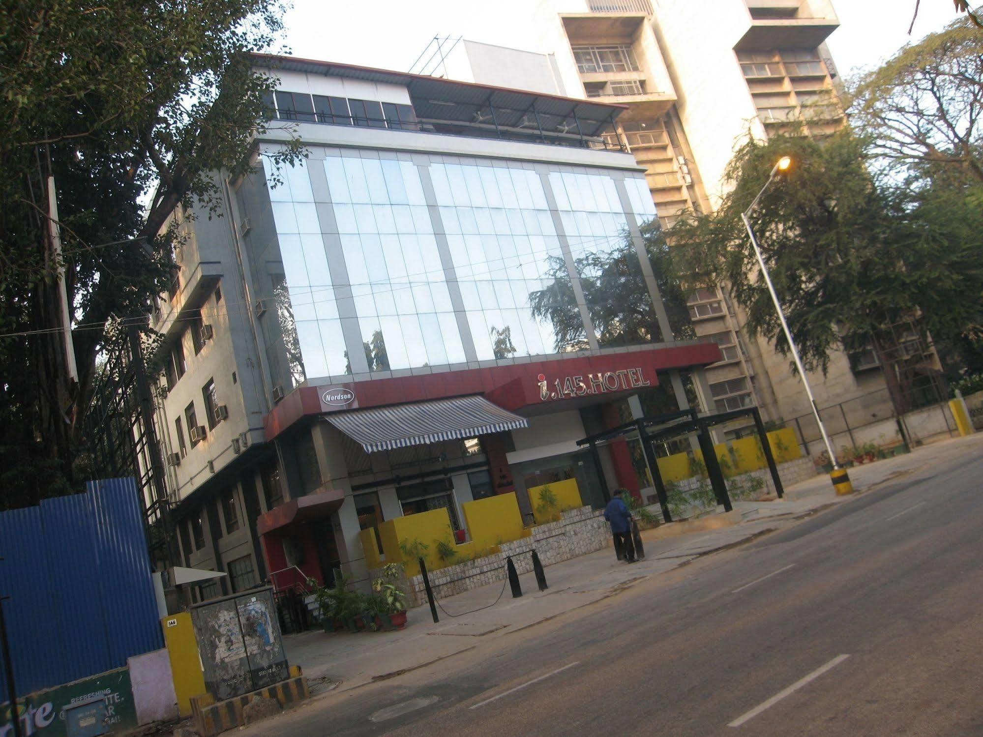 Istay Hotels Infantry Road Bangalore Exteriör bild